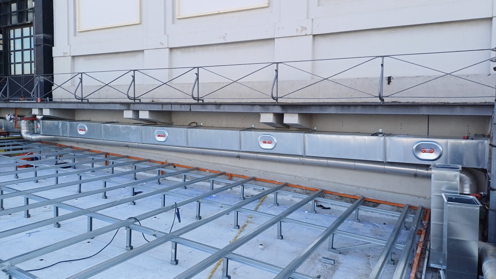 Conductos de extracción en instalación de restauración, ejemplo de obra real